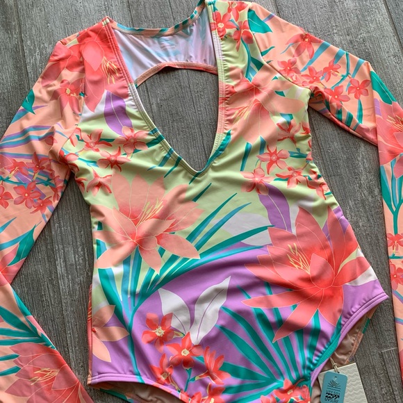 π₯π₯BILLABONG - GROOVY GARDEN LS ONE PIECEπ₯π₯ - Picture 4 of 7